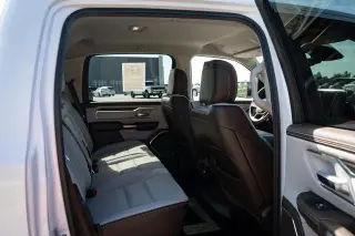 Ram 1500 2025 4x4 Laramie 4p Crew Cab 5.6 ft. SB Camioneta