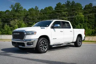 Ram 1500 2025 4x4 Laramie 4p Crew Cab 5.6 ft. SB Camioneta