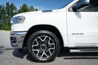 Ram 1500 2025 4x4 Laramie 4p Crew Cab 5.6 ft. SB Camioneta