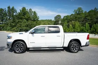 Ram 1500 2025 4x4 Laramie 4p Crew Cab 5.6 ft. SB Camioneta