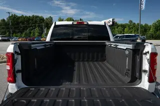 Ram 1500 2025 4x4 Laramie 4p Crew Cab 5.6 ft. SB Camioneta