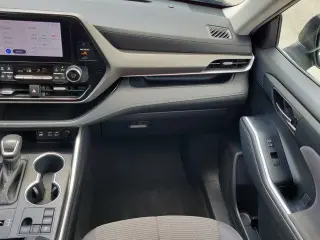 Toyota Highlander 2023 LE 4p SUV