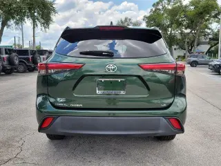 Toyota Highlander 2023 LE 4p SUV