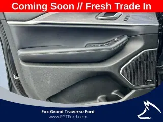 Jeep Grand Cherokee 2022 4x4 Limited 4p SUV (versión de mitad de año)