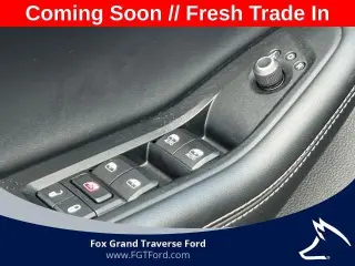 Jeep Grand Cherokee 2022 4x4 Limited 4p SUV (versión de mitad de año)