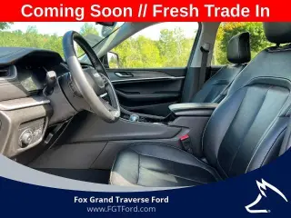 Jeep Grand Cherokee 2022 4x4 Limited 4p SUV (versión de mitad de año)