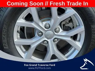 Jeep Grand Cherokee 2022 4x4 Limited 4p SUV (versión de mitad de año)
