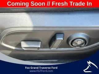 Jeep Grand Cherokee 2022 4x4 Limited 4p SUV (versión de mitad de año)