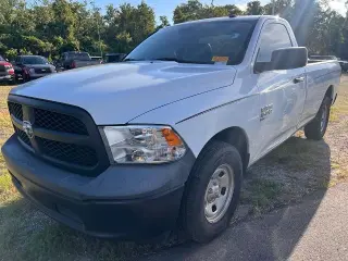 Ram 1500 Classic 2023 4x2 Tradesman 2p Cabina Regular 8 ft. LB Pickup