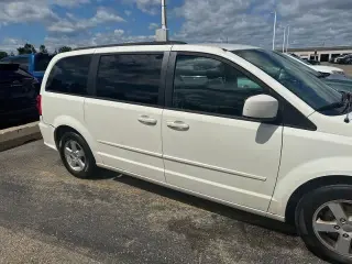 Dodge Grand Caravan 2013 SXT Mini-Van 4puertas