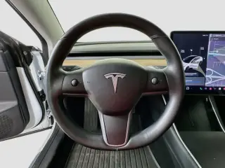 Tesla Model 3 2019 Standard Range Plus 4dr Fastback