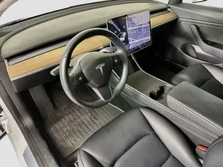 Tesla Model 3 2019 Standard Range Plus 4dr Fastback