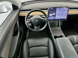 Tesla Model 3 2019 Standard Range Plus 4dr Fastback
