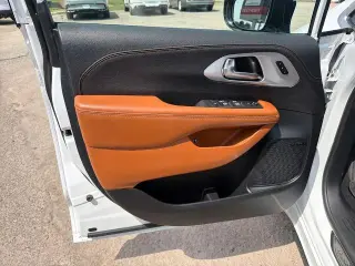 Chrysler Pacifica Plug-In Hybrid 2026 Pinnacle 4dr Mini-Van