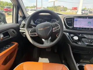 Chrysler Pacifica Plug-In Hybrid 2026 Pinnacle 4dr Mini-Van
