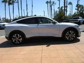 Ford Mustang Mach-E 2022 Premium 4p SUV