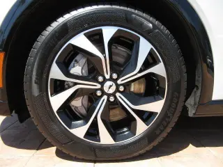 Ford Mustang Mach-E 2022 Premium 4p SUV