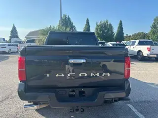 Toyota Tacoma 2024 4x4 Limited 4p Doble Cabina 5.0 ft SB