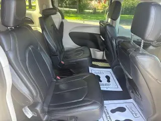 Chrysler Pacifica 2018 Touring L Plus Minivan 4p