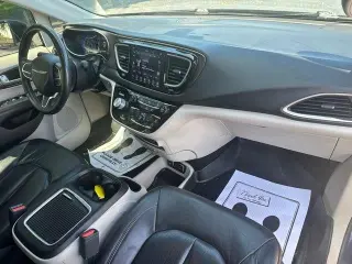 Chrysler Pacifica 2018 Touring L Plus Minivan 4p
