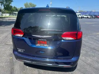 Chrysler Pacifica 2018 Touring L Plus Minivan 4p