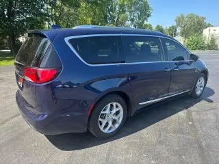 Chrysler Pacifica 2018 Touring L Plus Minivan 4p