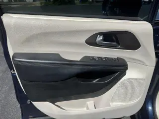 Chrysler Pacifica 2018 Touring L Plus Minivan 4p