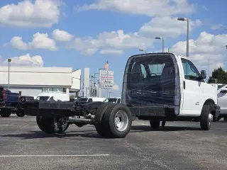 Chevrolet Express 2023 4500 2p 159 in. PB Chasis de Montura