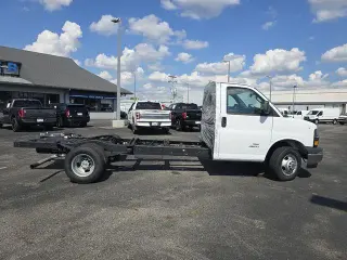 Chevrolet Express 2023 4500 2p 159 in. PB Chasis de Montura