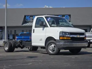 Chevrolet Express 2023 4500 2p 159 in. PB Chasis de Montura