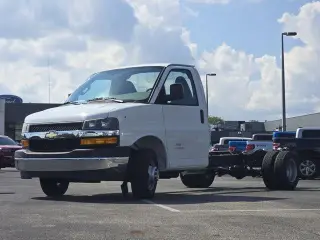 Chevrolet Express 2023 4500 2p 159 in. PB Chasis de Montura