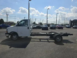 Chevrolet Express 2023 4500 2p 159 in. PB Chasis de Montura