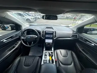 Ford Edge 2023 AWD Titanium 4dr Crossover