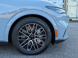 Ford Mustang Mach-E 2025 Premium 4p SUV