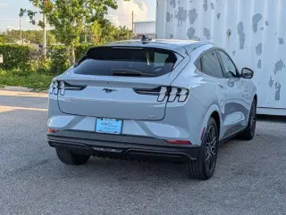 Ford Mustang Mach-E 2025 Premium 4p SUV