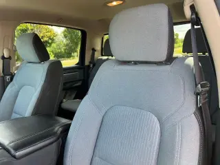 Ram 1500 2019 4x4 Big Horn 4p. Cabina de tripulación 5.6 ft. SB Camioneta