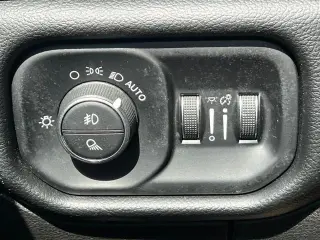 Ram 1500 2019 4x4 Big Horn 4p. Cabina de tripulación 5.6 ft. SB Camioneta