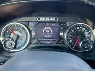 Ram 1500 2019 4x4 Big Horn 4p. Cabina de tripulación 5.6 ft. SB Camioneta