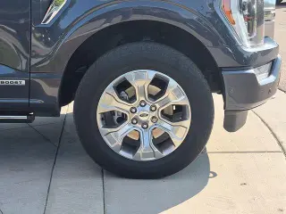 Ford F-150 2021 4x4 Platinum 4p SuperCrew 5.5 ft. SB