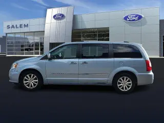 Chrysler Town and Country 2016 Limited Platinum 4dr Mini-Van