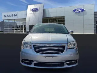 Chrysler Town and Country 2016 Limited Platinum 4dr Mini-Van