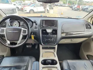 Chrysler Town and Country 2016 Limited Platinum 4dr Mini-Van