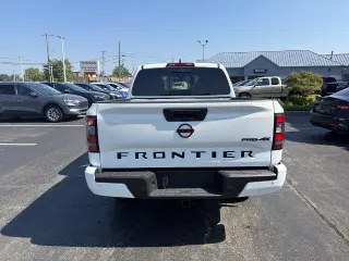 Nissan Frontier 2024 4x4 PRO-4X 4p. Cabina de Tripulante 5 pies. Caja Corta