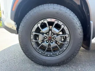 Nissan Frontier 2024 4x4 PRO-4X 4p. Cabina de Tripulante 5 pies. Caja Corta