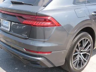 Audi Q8 2021 tracción en todas las ruedas quattro Premium Plus 55 TFSI SUV 4p.