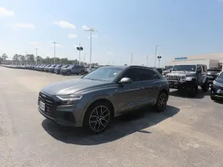 Audi Q8 2021 tracción en todas las ruedas quattro Premium Plus 55 TFSI SUV 4p.