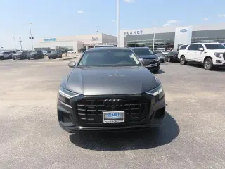 Audi Q8 2021 tracción en todas las ruedas quattro Premium Plus 55 TFSI SUV 4p.