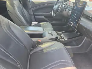 Ford Mustang Mach-E 2022 Premium 4dr SUV