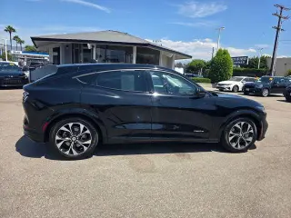 Ford Mustang Mach-E 2022 Premium 4dr SUV