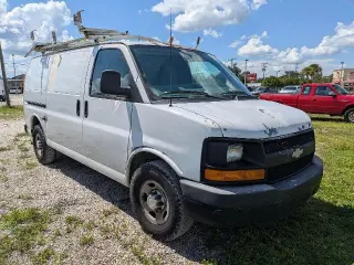 Chevrolet Express 2011 2500 3dr Cargo Van con 1WT